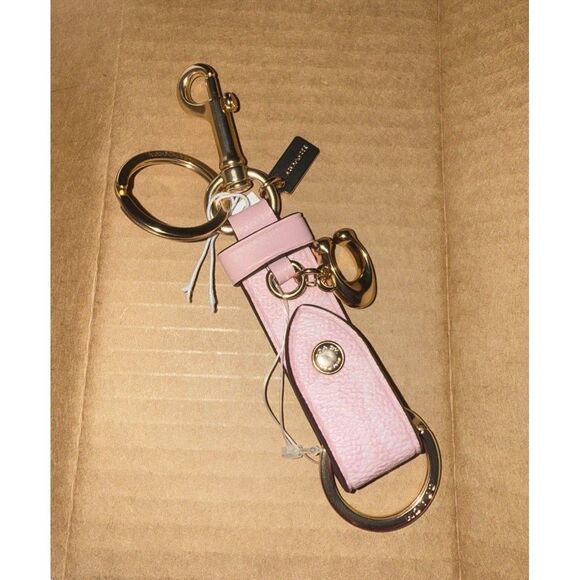 COACH CZ088 Trigger Snap Bag Charm Powder Pink Key Chain FOB - Picture 5 of 7